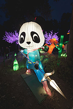 灯会庙会灯笼熊猫造型灯熊猫舞剑