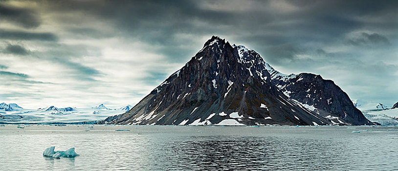 峡湾,浮冰,斯瓦尔巴群岛,斯瓦尔巴特群岛,挪威,欧洲