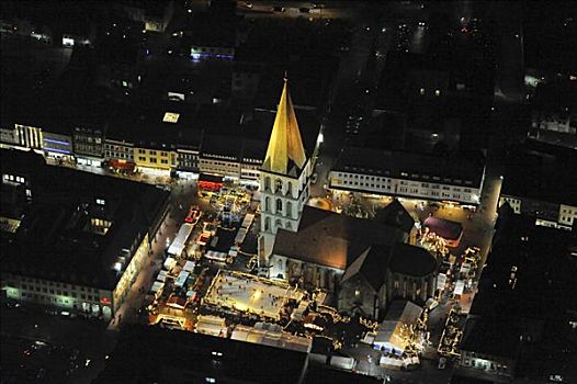 夜景,教堂,圣诞市场,滑冰场,哈姆,鲁尔区,北莱茵威斯特伐利亚,德国,欧洲