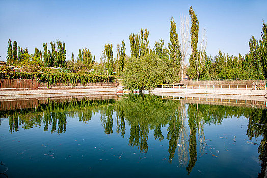 新疆吐鲁番市葡萄沟灌溉水池
