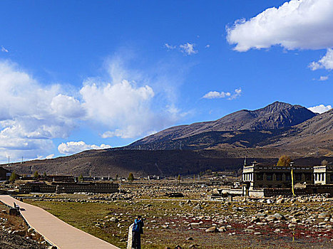 稻城县城