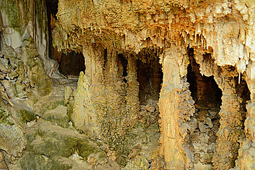 滴水石,洞穴