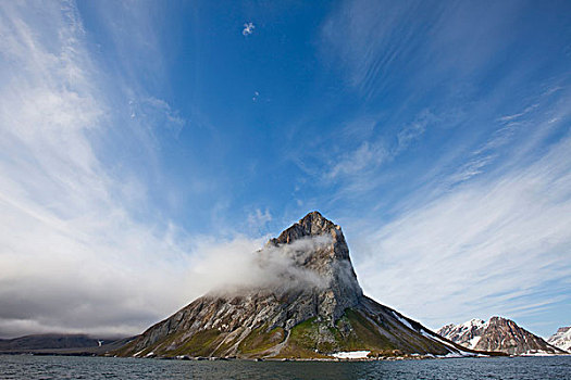 挪威,斯瓦尔巴特群岛,斯匹次卑尔根岛,岛屿,叫,石头,山,入口,夏天,早晨