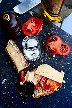 奶酪,番茄面包,室外,桌子,成分