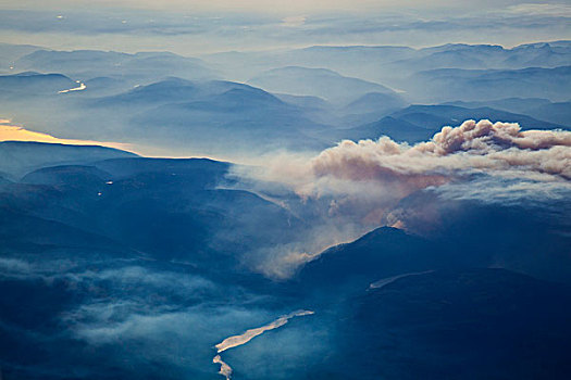 俯拍,大,森林火灾,山地,自然荒野区,火,自然灾害,自然,烟