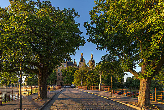 修威林,城堡,桥,花园,晚上,亮光,梅克伦堡前波莫瑞州,德国,欧洲