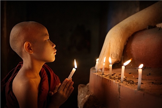 佛教,新信徒,祈祷,烛光,庙宇