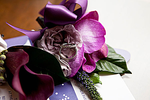 婚戒,紫花