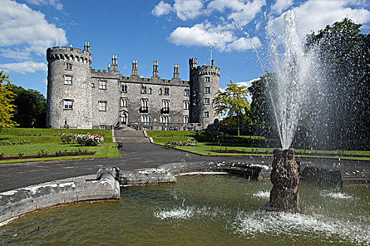 爱尔兰,基尔肯尼郡,基尔肯尼,城堡,喷泉,花园,中世纪