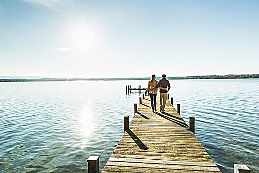情侣,码头,施塔恩贝格湖,巴伐利亚,德国