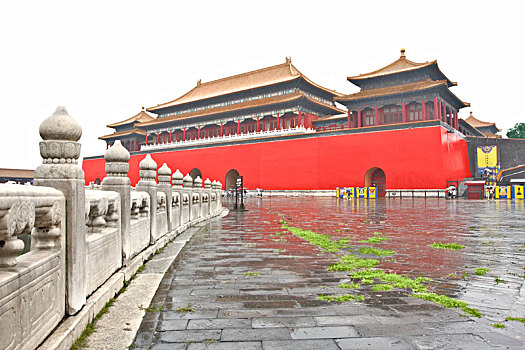 雨中故宫的午门