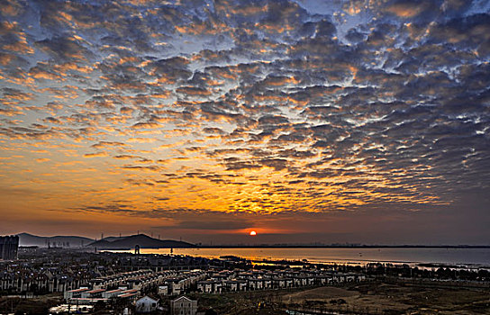 日出太湖