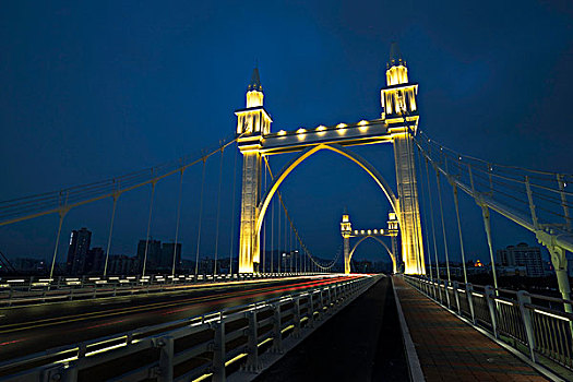 新近开通的珠海白石桥夜景