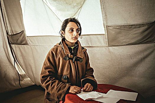 难民,露营,希腊,马其顿,边界,女孩,坐,玩,帐蓬,中马其顿,欧洲
