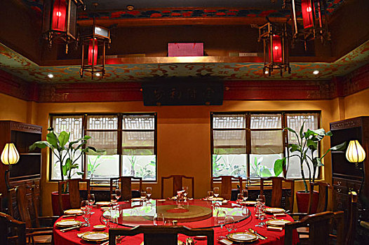 满族食馆那家盛宴内的餐厅环境,北京海淀区香山买卖街