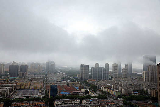 暴雨过后现,云山,奇观,数十公里长云雾环绕卧龙山