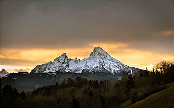 瓦茨曼山,日落,贝希特斯加登地区,德国