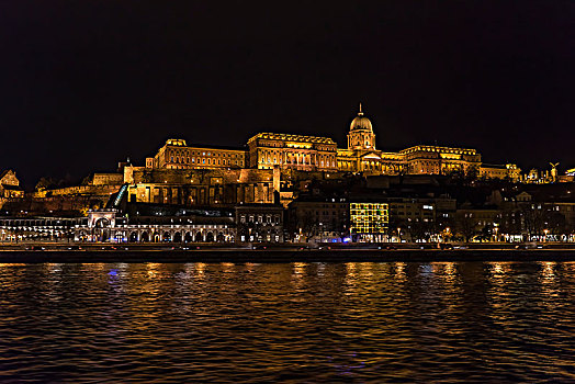 布达佩斯渔夫堡夜景