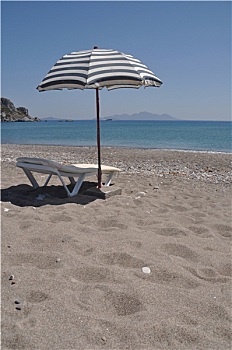 海滩伞,椅子