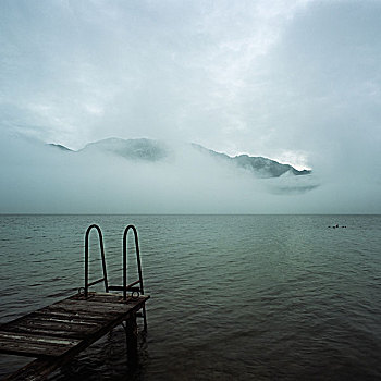 雾状,湖