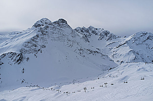 滑雪胜地