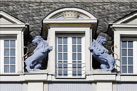 两个,蓝色,狮子,旁侧,阁楼窗,雕塑,古典,房子,市场,莱茵兰普法尔茨州,德国