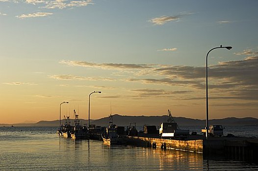 日出,佐吕间湖