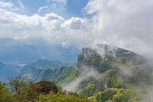 陕西汉中南郑龙头山