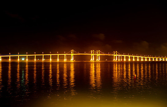 澳门夜桥