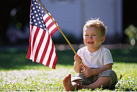 儿童,肖像,坐,地点,拿着,美国国旗