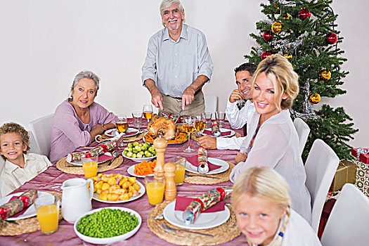 幸福之家,圣诞晚餐,爷爷,切割,土耳其