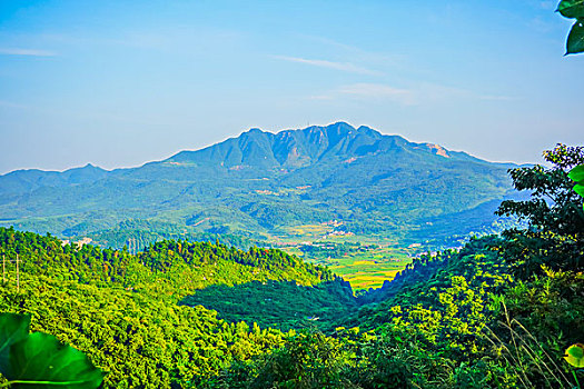 大山，高樓，建筑群，鐵塔，河邊，農村，田野，草坪，暴風雨，烏云，工業，廠房，遠山