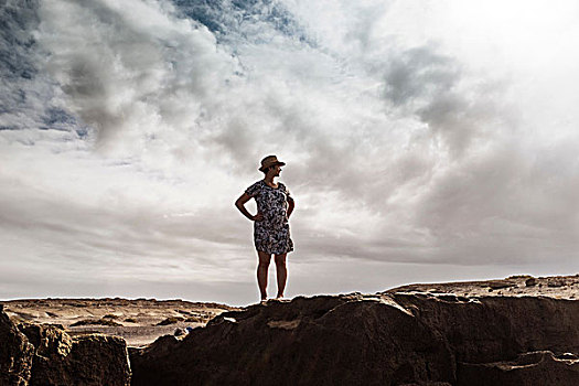 女人,站立,石头,观景,圣克鲁斯-德特内里费,加纳利群岛,西班牙,欧洲