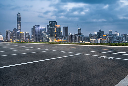 城市道路和城市现代建筑背景