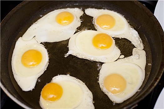 煎鸡蛋,油,早餐