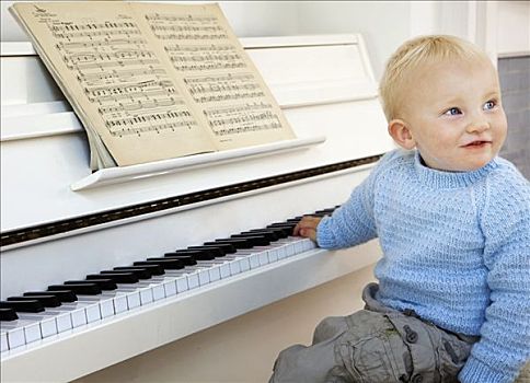 男孩,幼儿,坐,钢琴