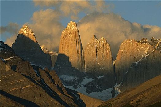 顶峰,日出,托雷德裴恩国家公园,巴塔哥尼亚,智利