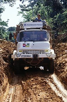 英国,探险,贝德福德,卡车,通过,丛林,泥,道路,刚果民主共和国
