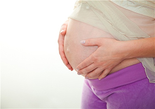 孕妇,拿着,心形,婴儿,怀孕,腹部,手指,象征,母性,概念,礼物