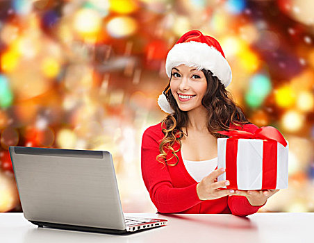 圣诞节,休假,科技,人,概念,微笑,女人,圣诞老人,帽子,礼盒,笔记本电脑,上方,红色,雪,背景