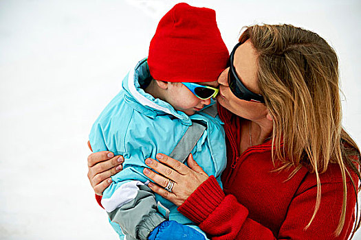 滑雪,母亲,吻,幼儿,儿子,额头