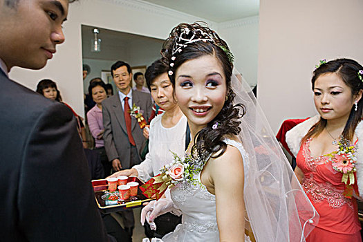 中式婚礼,茶道,新娘,扭头
