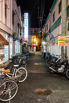 日本大阪通天阁的小巷