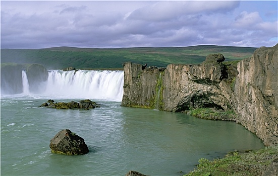 神灵瀑布,冰岛
