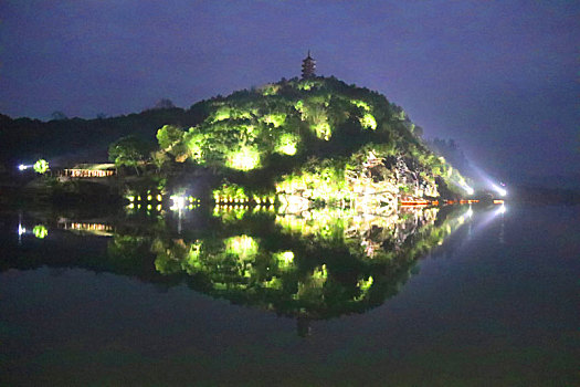 广西全州,湘江河畔雷公塔的美丽夜景
