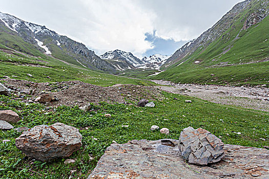 新疆那拉提天山峡谷