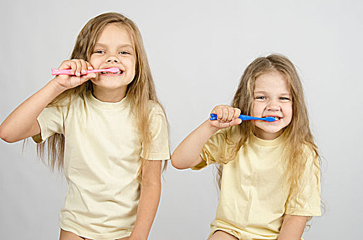 两个,姐妹,刷,牙齿