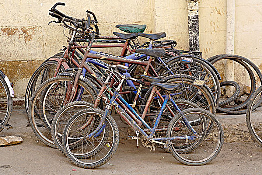 自行车停放,墙壁,斋沙默尔,印度
