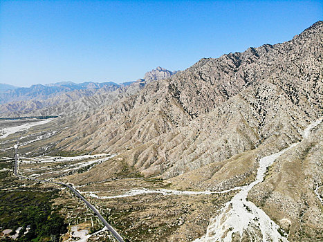 航拍宁夏银川贺兰山东麓贺兰山岩画遗址公园景区