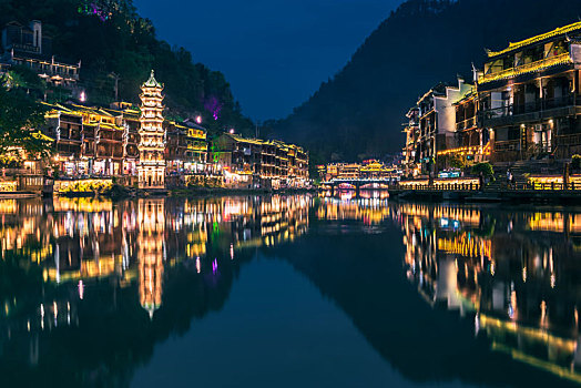 凤凰古城夜景